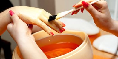 Парафинотерапия рук в домашних условиях: что для нее нужно и как правильно проводить